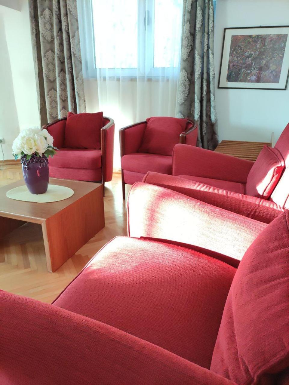Hotel Ambasador Podgoriçe Dış mekan fotoğraf